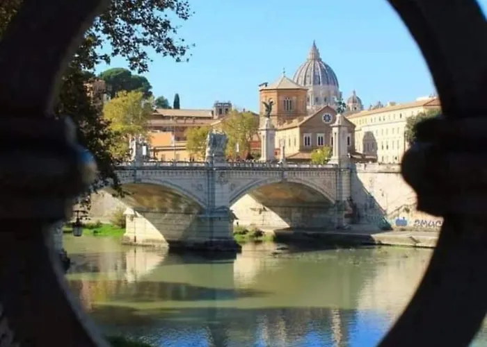 Vatican House 98 * Рим